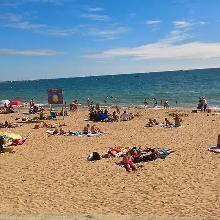Holiday home La Salamandre: Beachside For Couples & Families In Saint-marc-sur-mer *
