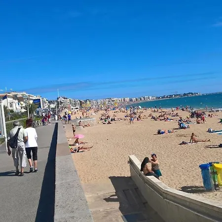 La Salamandre: Beachside For Couples & Families In Saint-marc-sur-mer Holiday home